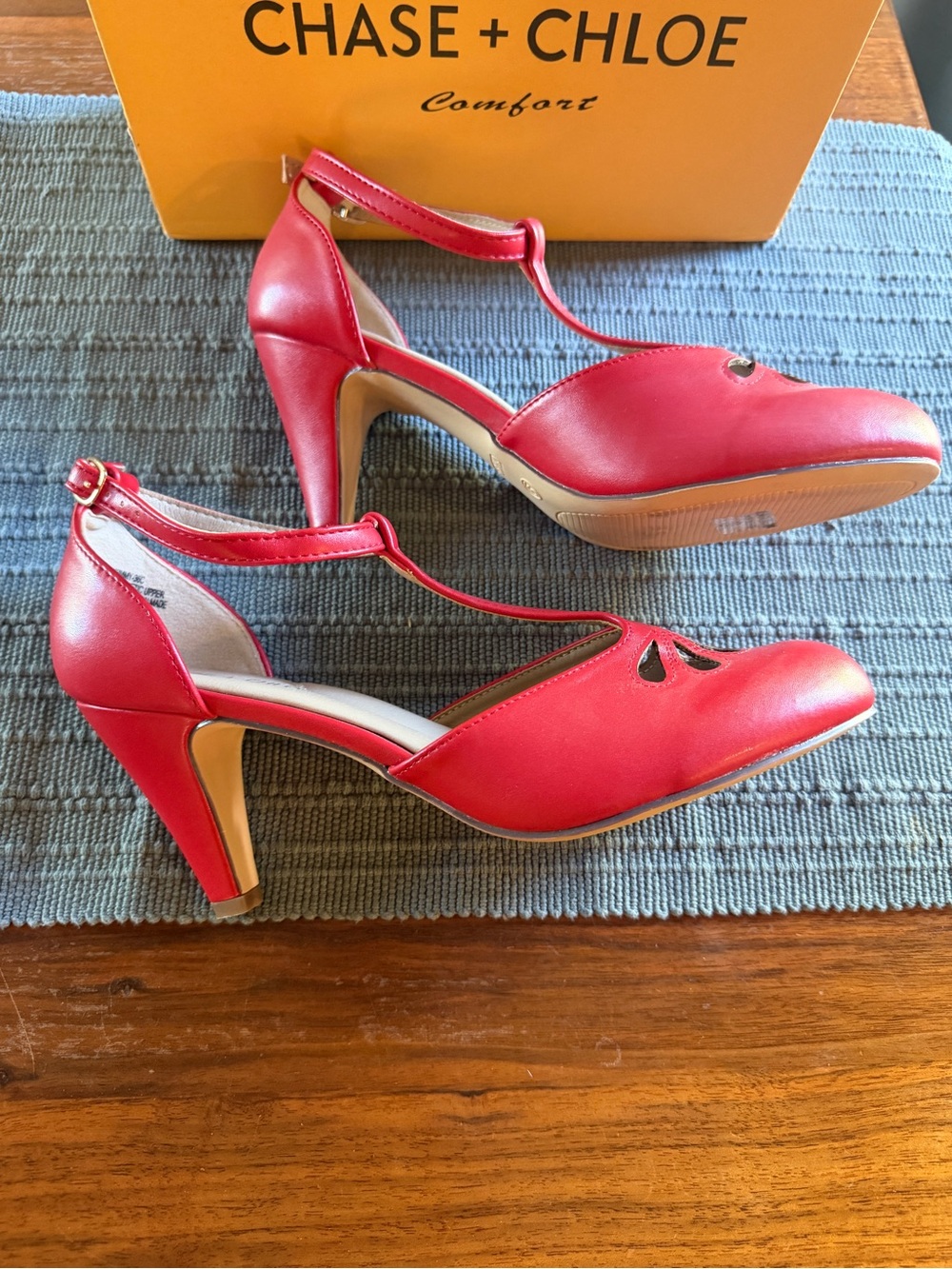 Chase + Chloe Comfort T-Strap Heels – Red – Women’s Size 9 – Like New - Picture 5 of 8